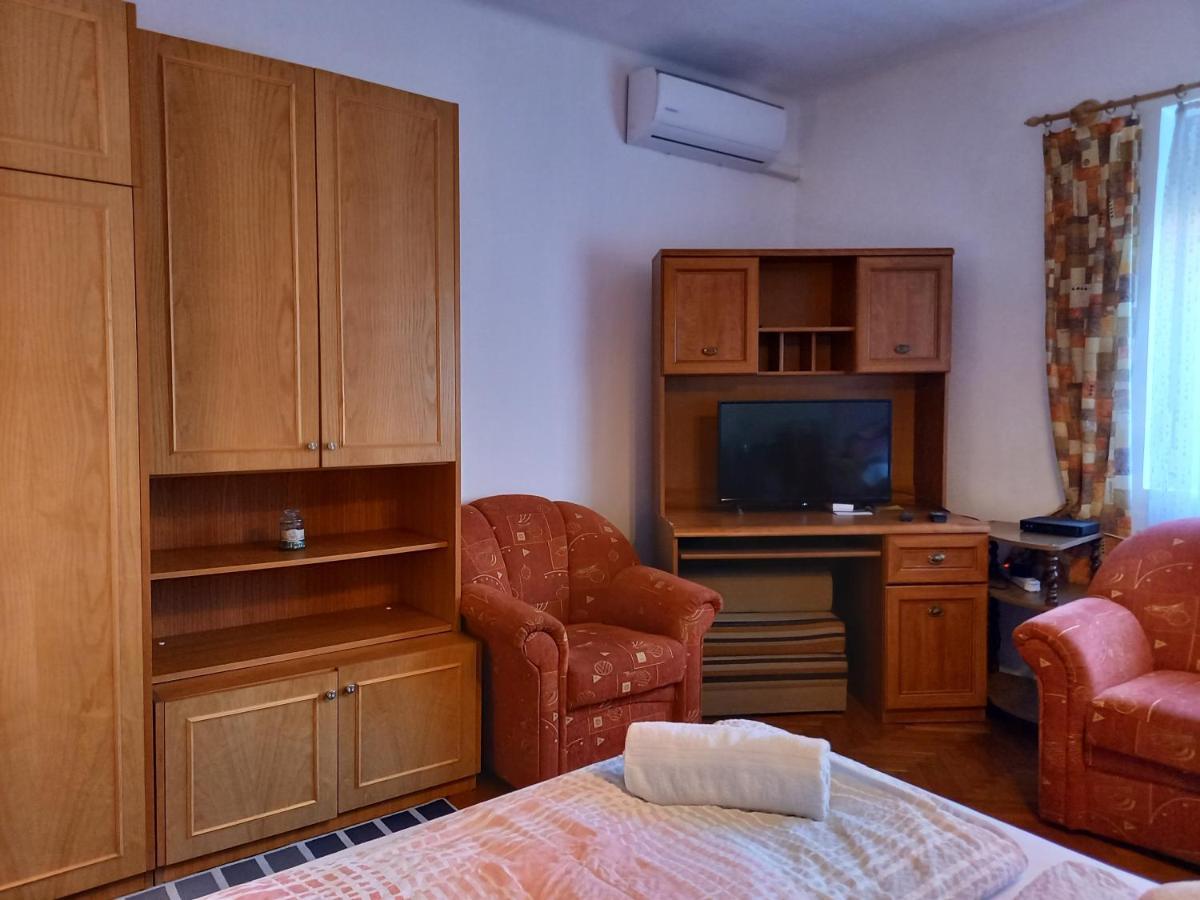 Clara Apartman Keszthely Exterior photo